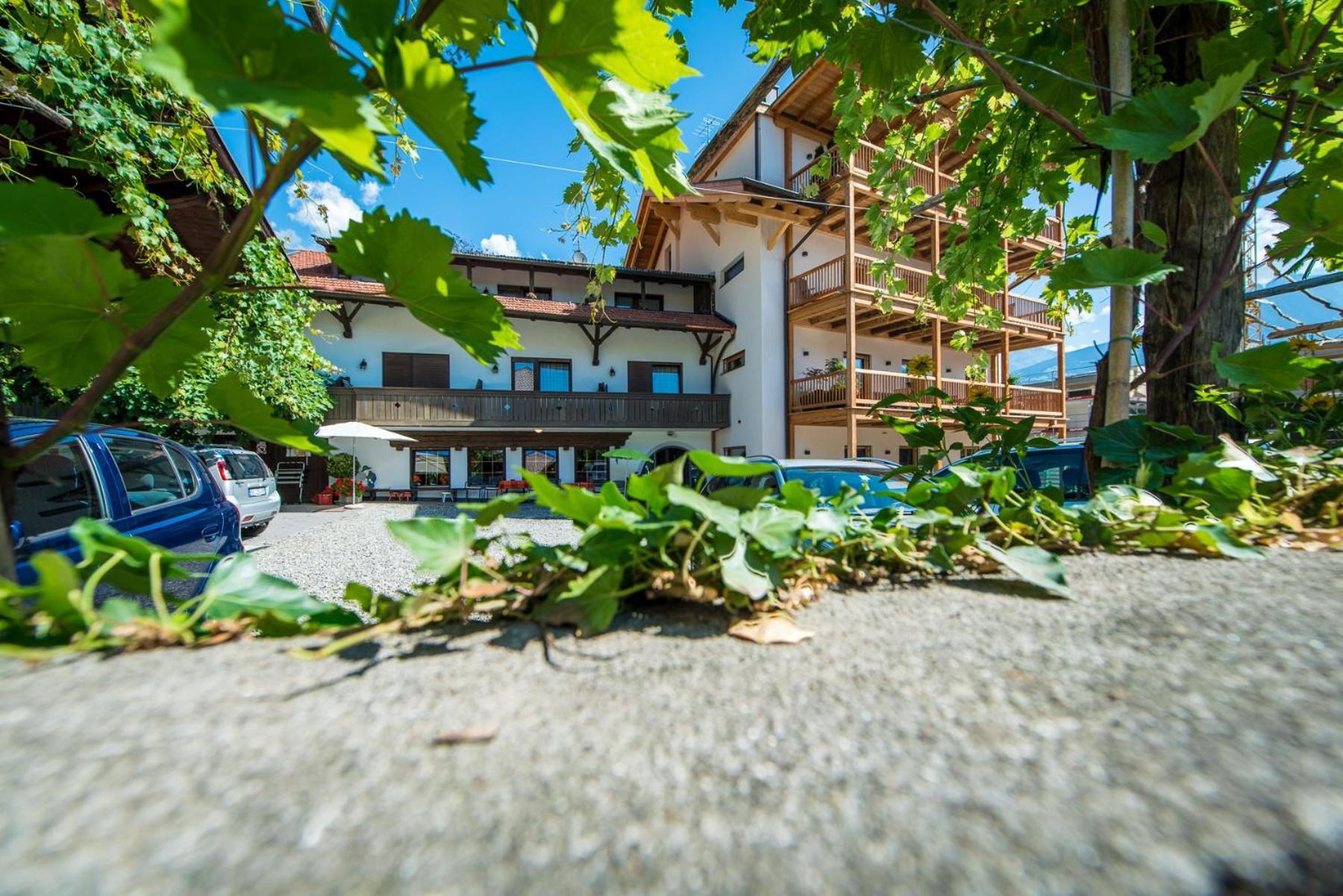 Eco Bnb & Apartments Bruendlerhof Marling Buitenkant foto